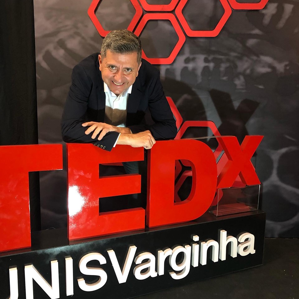 Silvers: Uma breve história do futuro da humanidade TEDxUNISVarginha